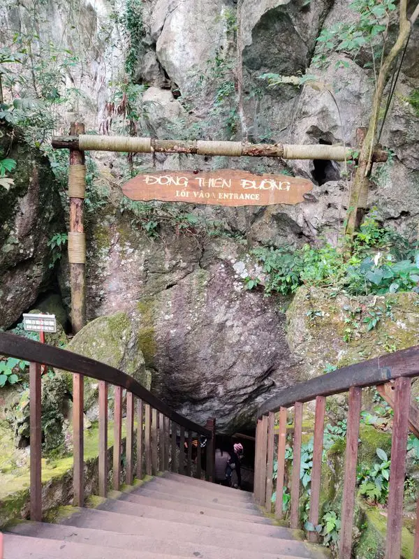 Entrance of Paradise Cave