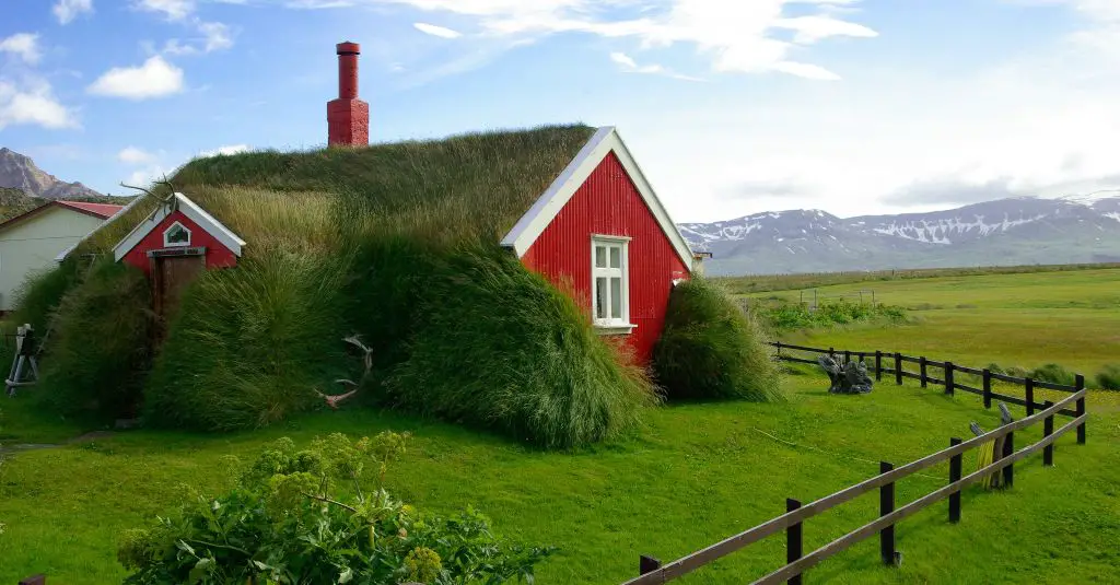 House of the Hobbit!, Iceland